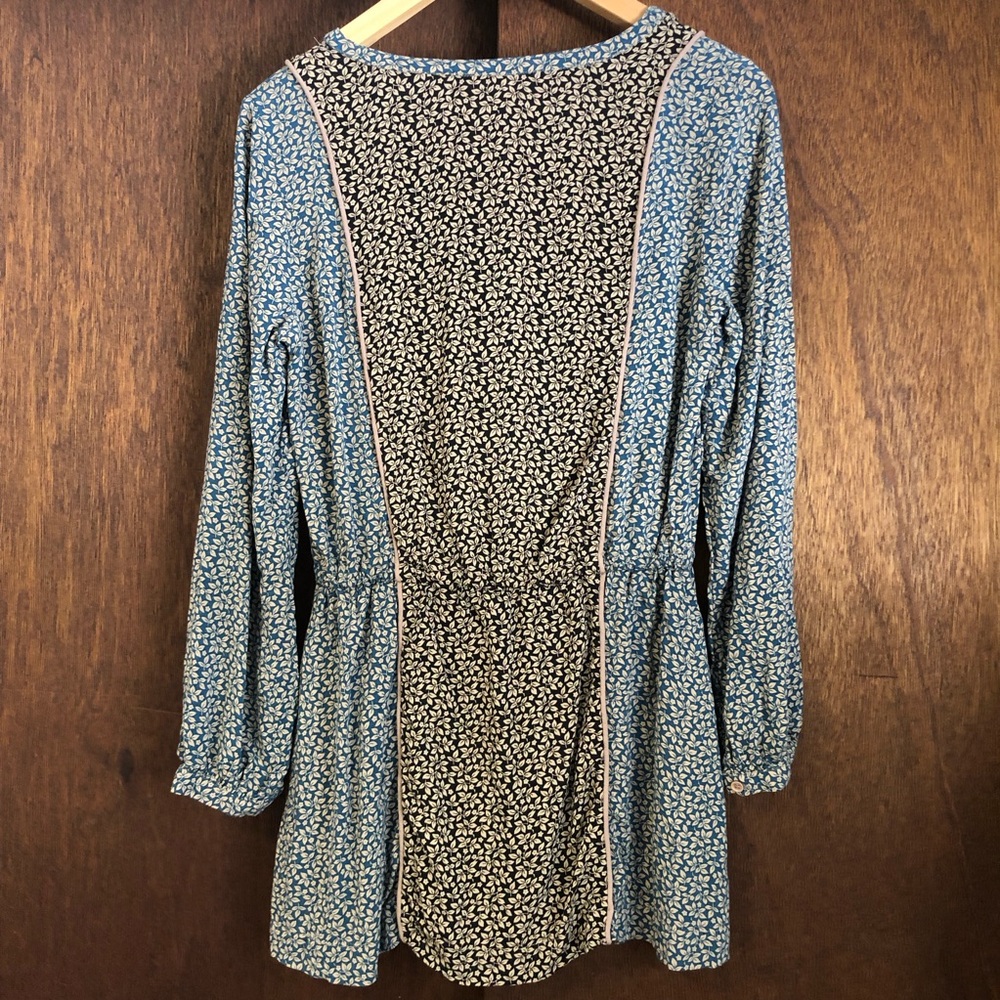 Comme Toi Mixed Floral Panel Mini Dress with Drawstring - Picture 2 of 14